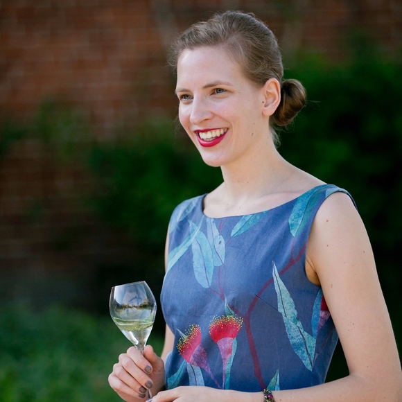 Meet your Posher, Lena - Picture 1 of 1